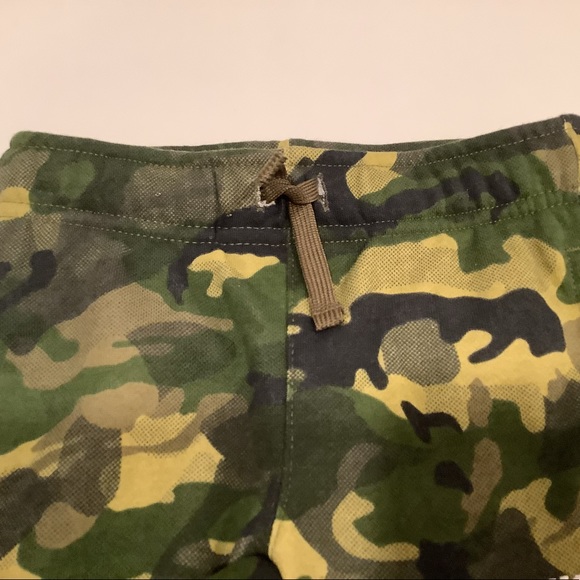 New Nike Camouflage Sweatpants with draw string. Size XS 4-5 yrs - Picture 5 of 5